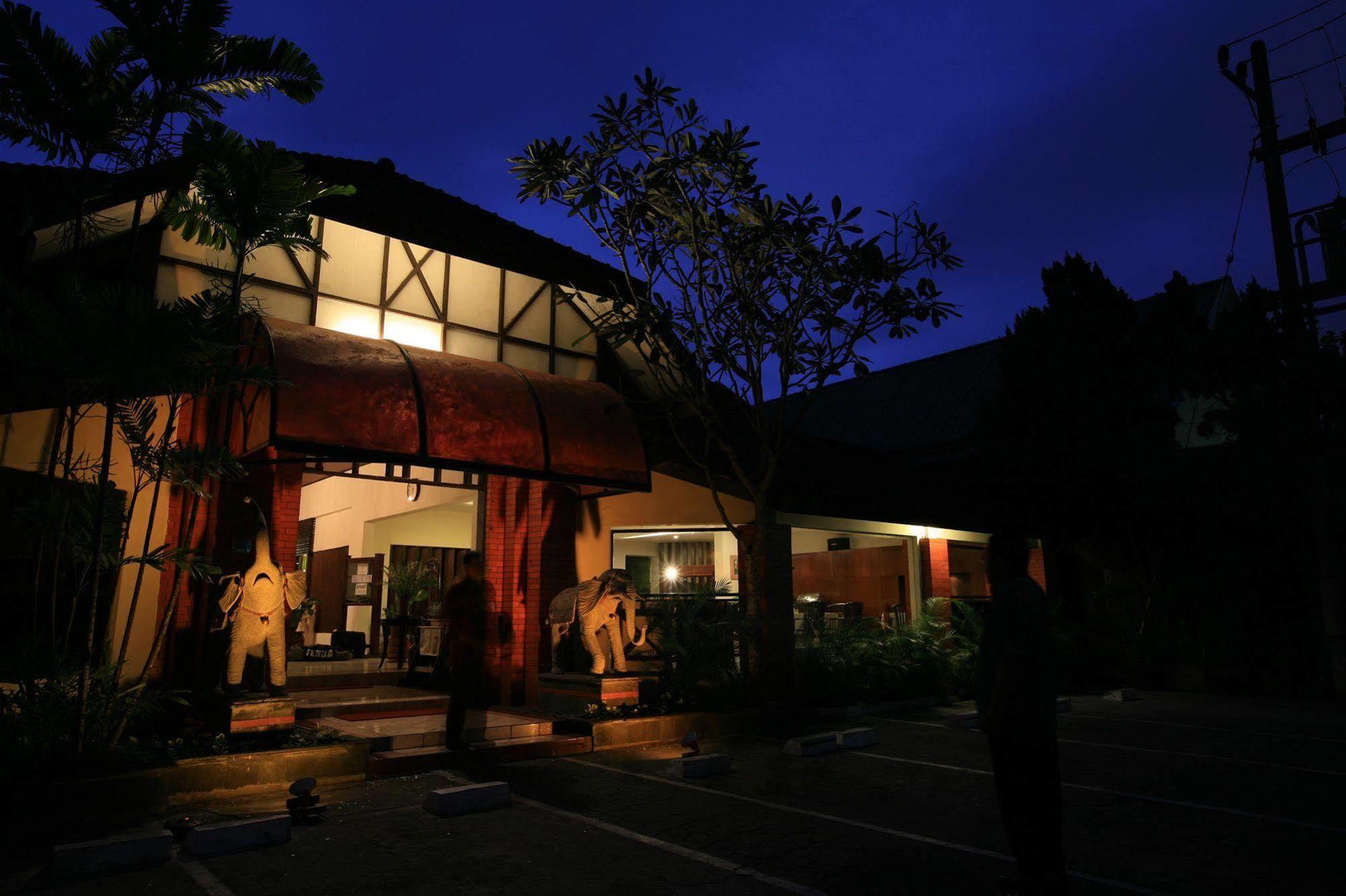 Hotel Montana Malang Exteriér fotografie